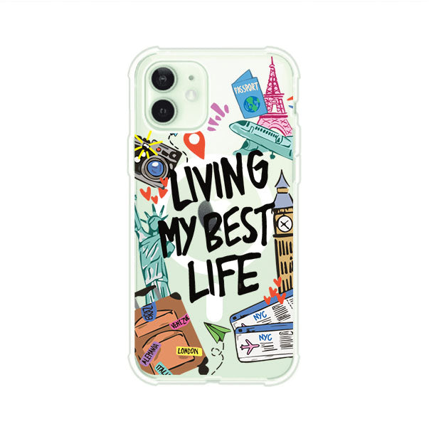 Funda personalizada para iPhone con frase 'Living My Best Life' y diseño de elementos viajeros como maletas, torre Eiffel, Big Ben y boletos de avión; producto de Remark MX