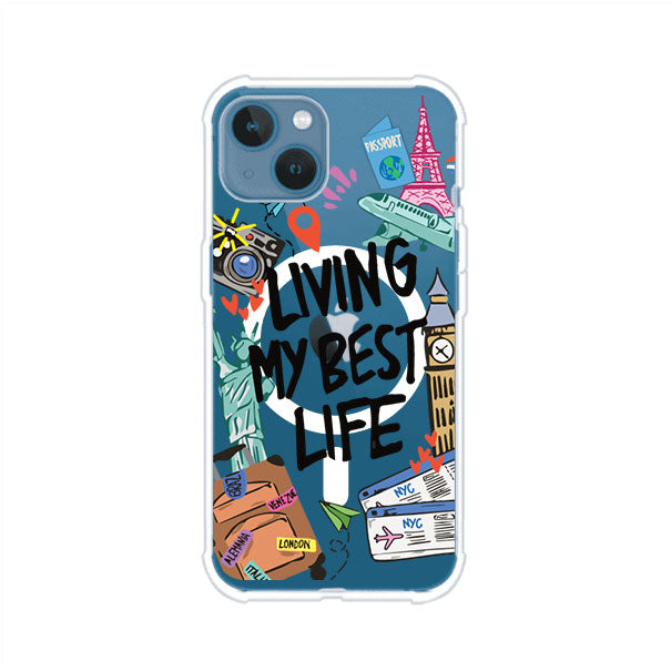Funda personalizada para iPhone con frase 'Living My Best Life' y diseño de elementos viajeros como maletas, torre Eiffel, Big Ben y boletos de avión; producto de Remark MX