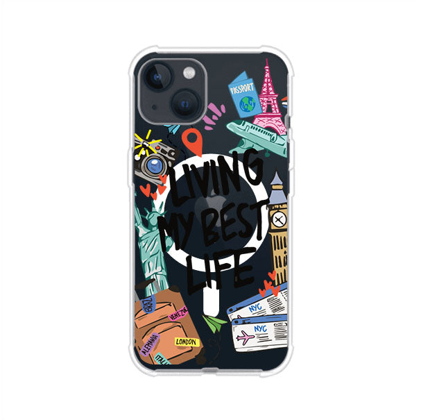 Funda personalizada para iPhone con frase 'Living My Best Life' y diseño de elementos viajeros como maletas, torre Eiffel, Big Ben y boletos de avión; producto de Remark MX