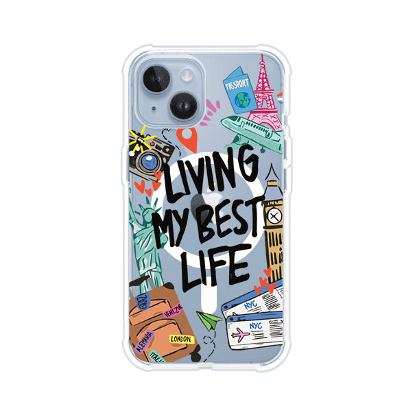 Funda personalizada para iPhone con frase 'Living My Best Life' y diseño de elementos viajeros como maletas, torre Eiffel, Big Ben y boletos de avión; producto de Remark MX