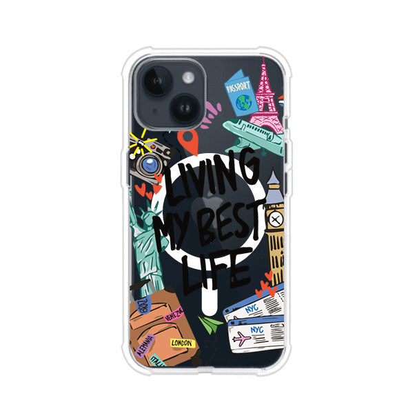 Funda personalizada para iPhone con frase 'Living My Best Life' y diseño de elementos viajeros como maletas, torre Eiffel, Big Ben y boletos de avión; producto de Remark MX