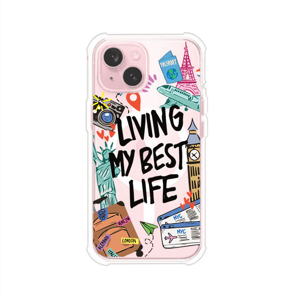 Funda personalizada para iPhone con frase 'Living My Best Life' y diseño de elementos viajeros como maletas, torre Eiffel, Big Ben y boletos de avión; producto de Remark MX
