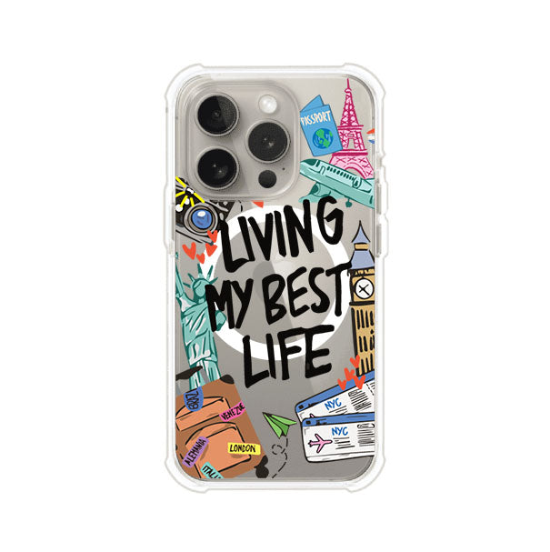 Funda personalizada para iPhone con frase 'Living My Best Life' y diseño de elementos viajeros como maletas, torre Eiffel, Big Ben y boletos de avión; producto de Remark MX