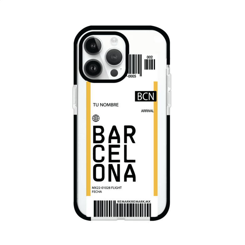 Funda personalizada estilo pase de abordar con diseño de Barcelona y código BCN, personalizable con nombre y datos de vuelo; producto de Remark MX para iPhone