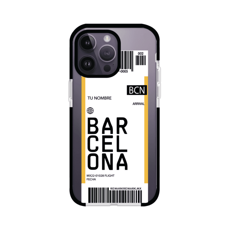 Funda personalizada estilo pase de abordar con diseño de Barcelona y código BCN, personalizable con nombre y datos de vuelo; producto de Remark MX para iPhone