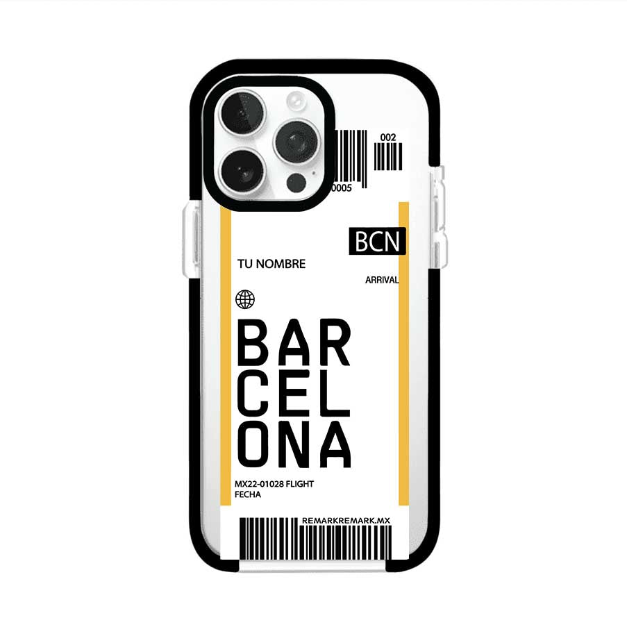 Funda personalizada estilo pase de abordar con diseño de Barcelona y código BCN, personalizable con nombre y datos de vuelo; producto de Remark MX para iPhone