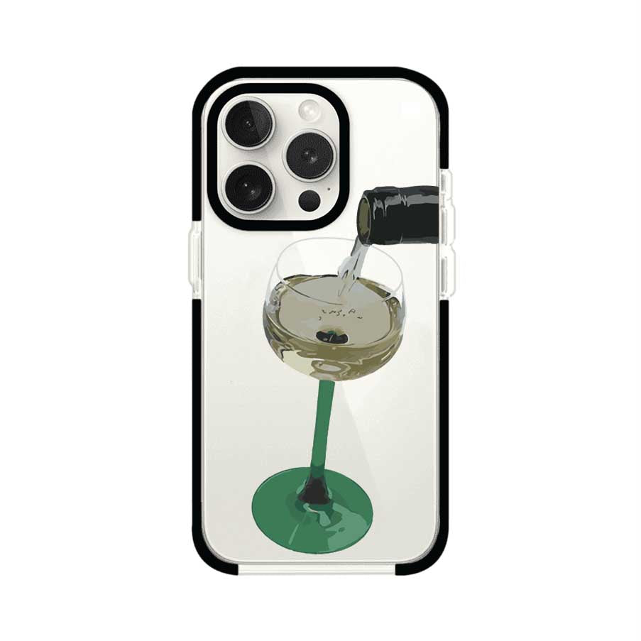 Funda personalizada para iPhone con ilustración de un dirty martini siendo servido en una copa. Diseño elegante y moderno para amantes de los cócteles. Producto de Remark MX