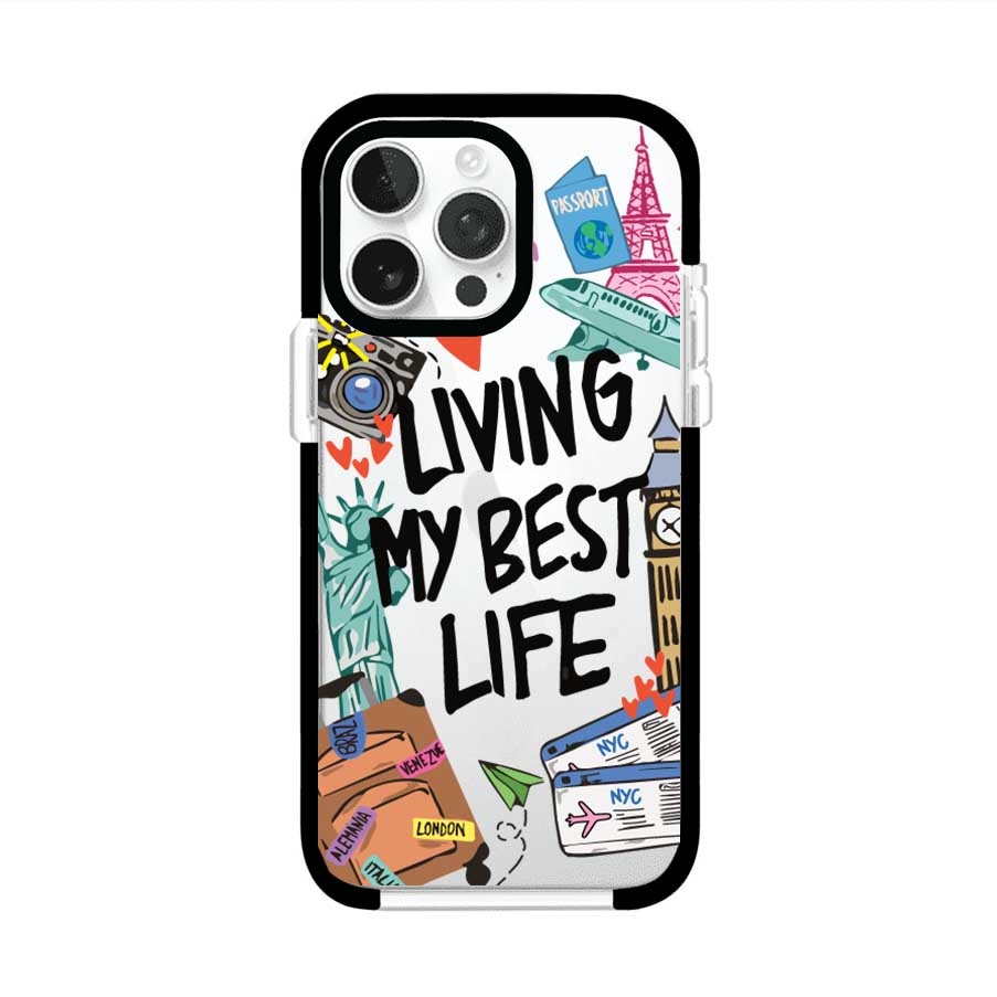 Funda personalizada para iPhone con frase 'Living My Best Life' y diseño de elementos viajeros como maletas, torre Eiffel, Big Ben y boletos de avión; producto de Remark MX