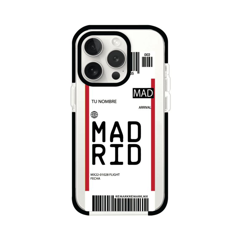 Funda personalizada estilo pase de abordar con diseño de Madrid y código MAD, personalizable con nombre y datos de vuelo; producto de Remark MX para iPhone