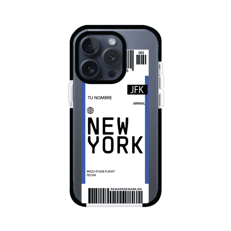 Funda personalizada estilo pase de abordar con diseño de Nueva York y código JFK, personalizable con nombre y datos de vuelo; producto de Remark MX para iPhone