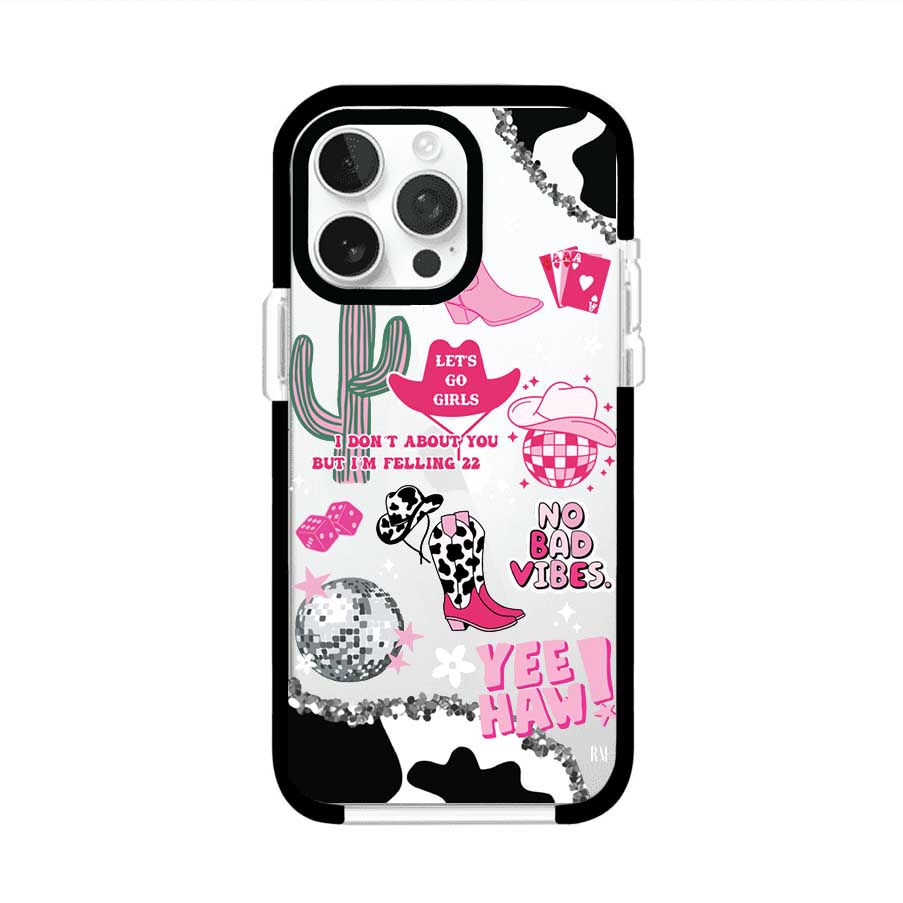 Funda para iPhone con diseño de temática vaquera en tonos rosa y negro, incluye botas, sombrero, cactus, disco ball y frases como "Let’s go girls" y "Yee Haw!". Estilo girly y divertido. Producto de Remark Mx