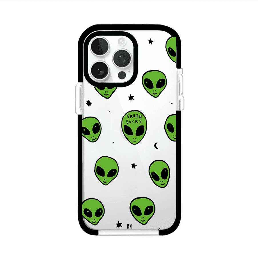 Funda para iPhone con diseño de alienígenas verdes y frase "Earth Sucks", fondo negro con detalles espaciales. Estilo divertido y rebelde. Producto de Remark MX