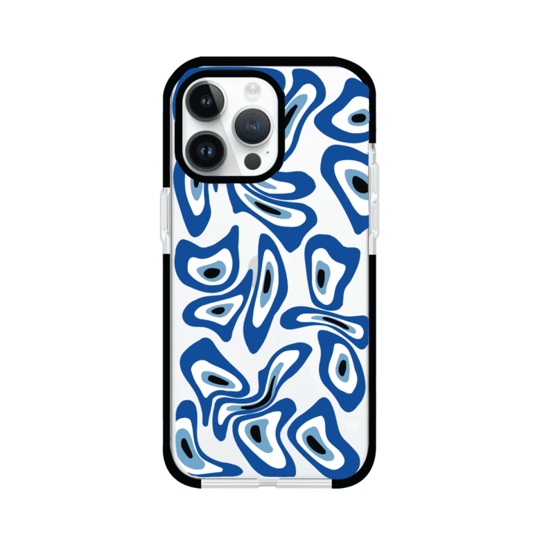 Funda para iPhone con diseño de ojos turcos en tonos azul y blanco, símbolo de protección.
iPhone case featuring Turkish evil eye pattern in blue and white, symbol of protection