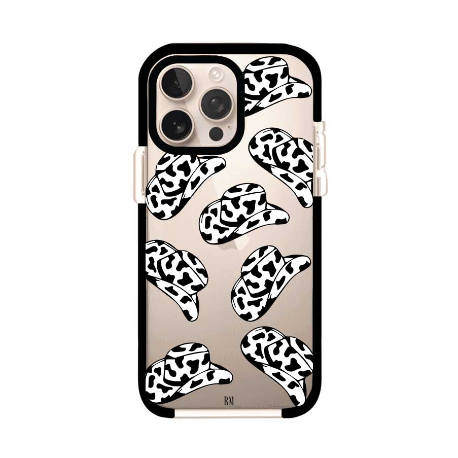 Funda para iPhone con diseño de múltiples sombreros vaqueros en estampado blanco y negro tipo vaca. Estilo western minimalista con vibe country. Producto de Remark Mx.