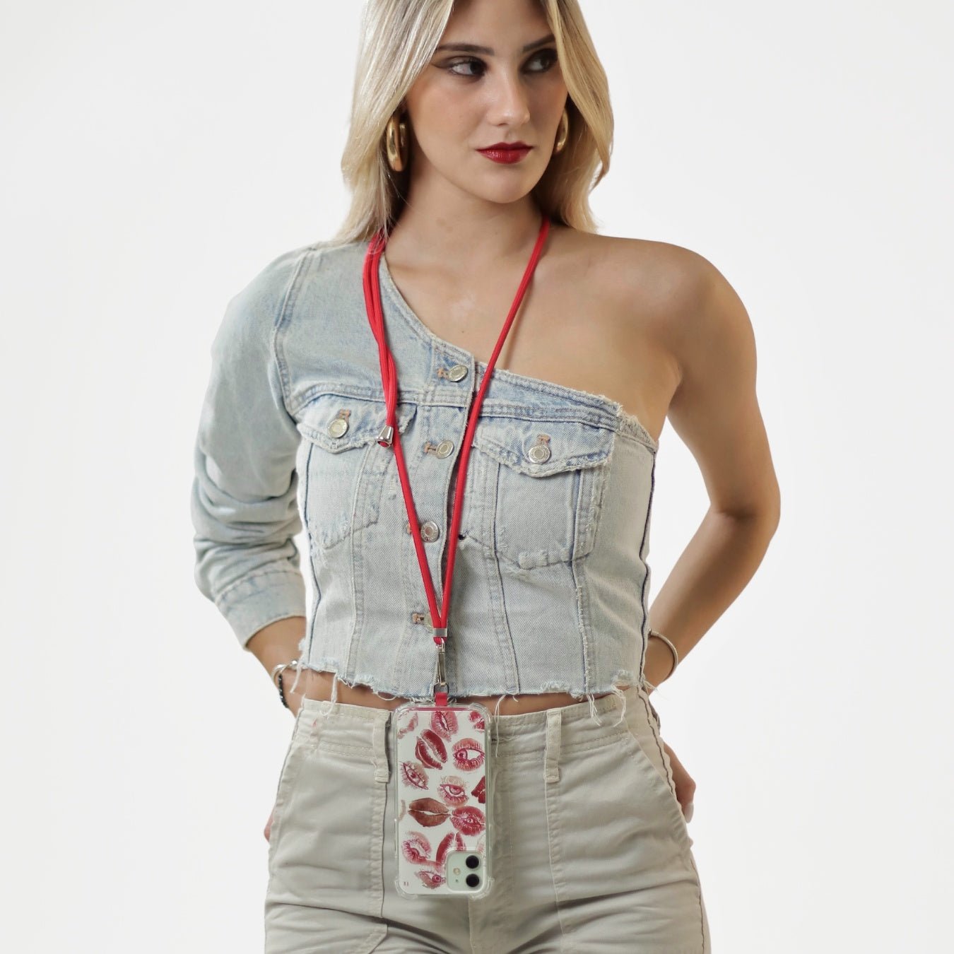 Correa crossbody roja para celular, ajustable y con clips metálicos con modelo, compatible con fundas de Remark MX