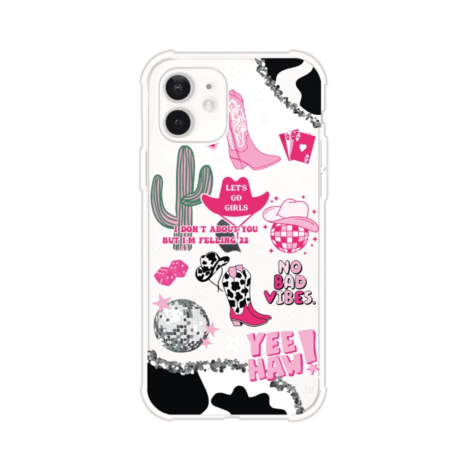 Funda para iPhone con diseño de temática vaquera en tonos rosa y negro, incluye botas, sombrero, cactus, disco ball y frases como "Let’s go girls" y "Yee Haw!". Estilo girly y divertido. Producto de Remark Mx