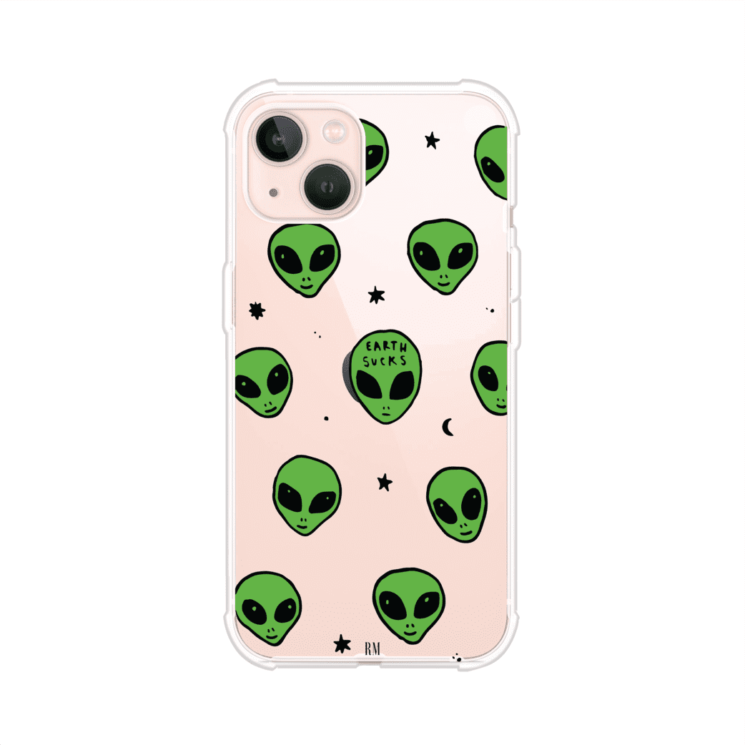 Funda para iPhone con diseño de alienígenas verdes y frase "Earth Sucks", fondo negro con detalles espaciales. Estilo divertido y rebelde. Producto de Remark MX