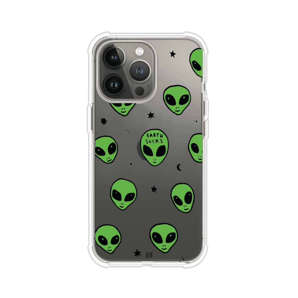 Funda para iPhone con diseño de alienígenas verdes y frase "Earth Sucks", fondo negro con detalles espaciales. Estilo divertido y rebelde. Producto de Remark MX