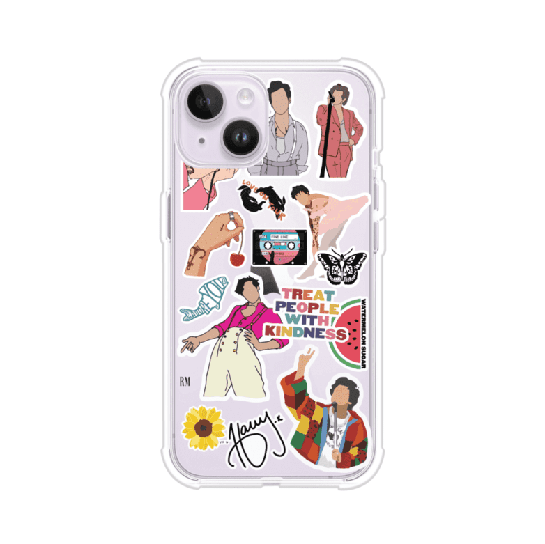 Funda para iPhone con diseño de stickers inspirados en Harry Styles. Incluye frases como "Treat People With Kindness", dibujos de outfits icónicos, girasoles, y elementos retro sobre base transparente. Ideal para fans. Producto de Remark Mx