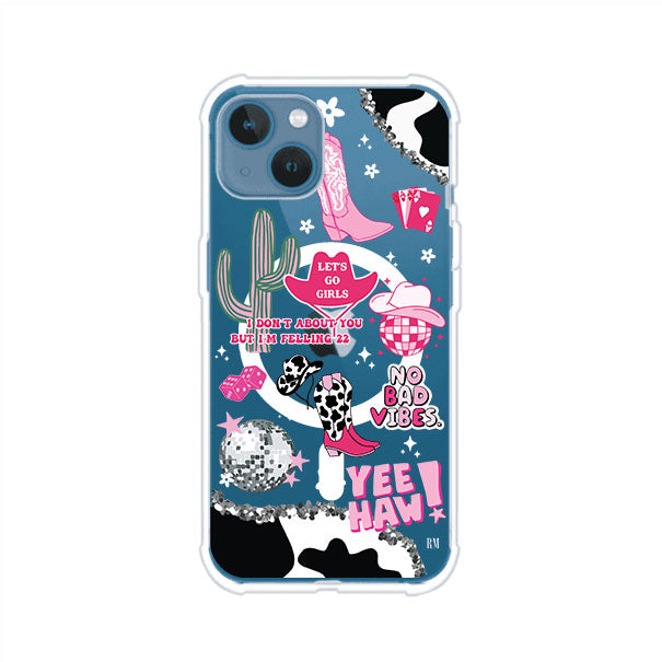 Funda para iPhone con diseño de temática vaquera en tonos rosa y negro, incluye botas, sombrero, cactus, disco ball y frases como "Let’s go girls" y "Yee Haw!". Estilo girly y divertido. Producto de Remark Mx
