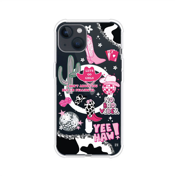 Funda para iPhone con diseño de temática vaquera en tonos rosa y negro, incluye botas, sombrero, cactus, disco ball y frases como "Let’s go girls" y "Yee Haw!". Estilo girly y divertido. Producto de Remark Mx
