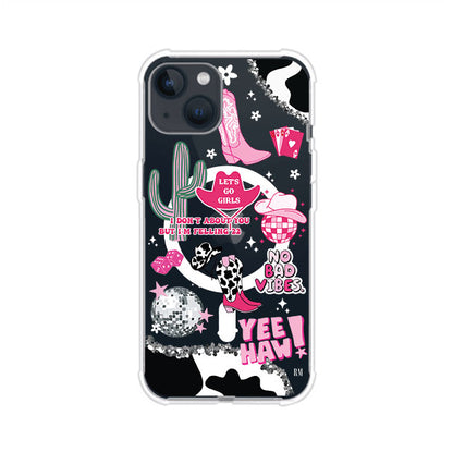 Funda para iPhone con diseño de temática vaquera en tonos rosa y negro, incluye botas, sombrero, cactus, disco ball y frases como "Let’s go girls" y "Yee Haw!". Estilo girly y divertido. Producto de Remark Mx