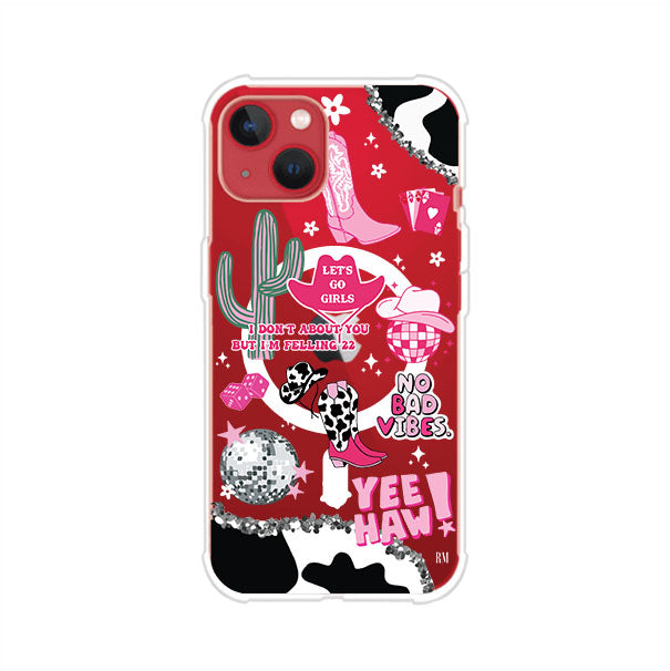 Funda para iPhone con diseño de temática vaquera en tonos rosa y negro, incluye botas, sombrero, cactus, disco ball y frases como "Let’s go girls" y "Yee Haw!". Estilo girly y divertido. Producto de Remark Mx