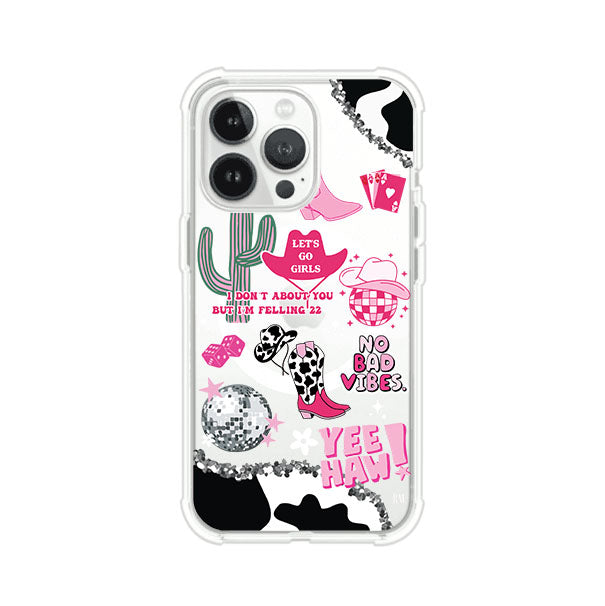 Funda para iPhone con diseño de temática vaquera en tonos rosa y negro, incluye botas, sombrero, cactus, disco ball y frases como "Let’s go girls" y "Yee Haw!". Estilo girly y divertido. Producto de Remark Mx