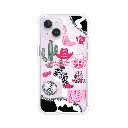 Funda para iPhone con diseño de temática vaquera en tonos rosa y negro, incluye botas, sombrero, cactus, disco ball y frases como "Let’s go girls" y "Yee Haw!". Estilo girly y divertido. Producto de Remark Mx