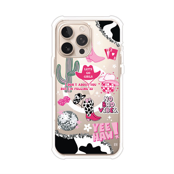 Funda para iPhone con diseño de temática vaquera en tonos rosa y negro, incluye botas, sombrero, cactus, disco ball y frases como "Let’s go girls" y "Yee Haw!". Estilo girly y divertido. Producto de Remark Mx