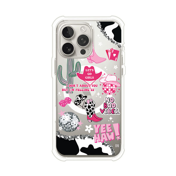 Funda para iPhone con diseño de temática vaquera en tonos rosa y negro, incluye botas, sombrero, cactus, disco ball y frases como "Let’s go girls" y "Yee Haw!". Estilo girly y divertido. Producto de Remark Mx