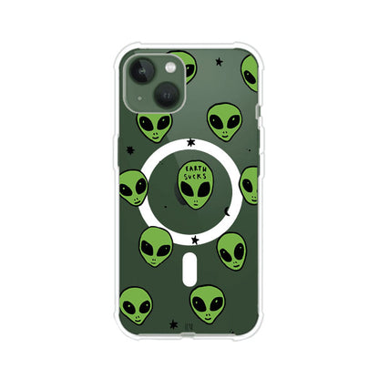 Funda para iPhone con diseño de alienígenas verdes y frase "Earth Sucks", fondo negro con detalles espaciales. Estilo divertido y rebelde. Producto de Remark MX