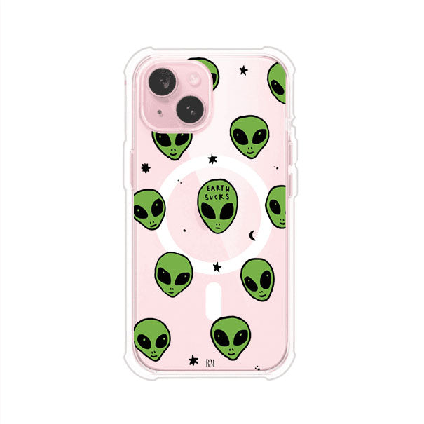 Funda para iPhone con diseño de alienígenas verdes y frase "Earth Sucks", fondo negro con detalles espaciales. Estilo divertido y rebelde. Producto de Remark MX
