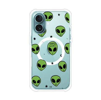 Funda para iPhone con diseño de alienígenas verdes y frase "Earth Sucks", fondo negro con detalles espaciales. Estilo divertido y rebelde. Producto de Remark MX