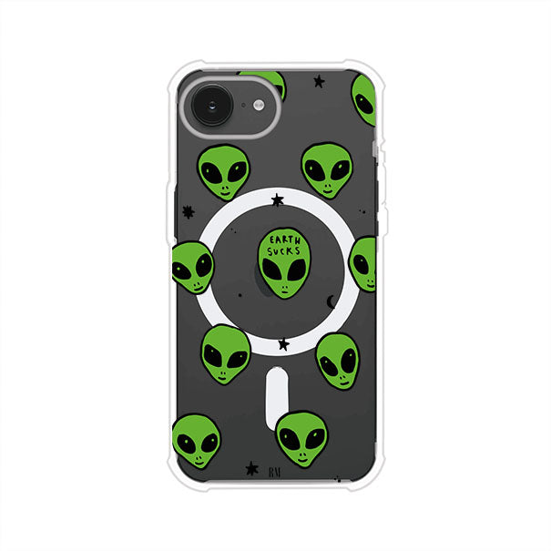 Funda para iPhone con diseño de alienígenas verdes y frase "Earth Sucks", fondo negro con detalles espaciales. Estilo divertido y rebelde. Producto de Remark MX