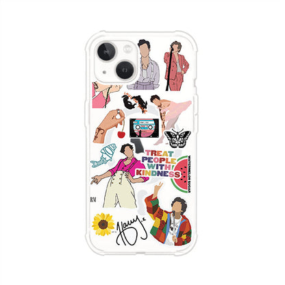 Funda para iPhone con diseño de stickers inspirados en Harry Styles. Incluye frases como "Treat People With Kindness", dibujos de outfits icónicos, girasoles, y elementos retro sobre base transparente. Ideal para fans. Producto de Remark Mx