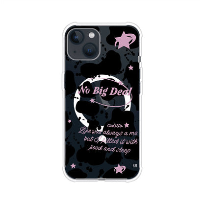 Funda estilo vaca en blanco, negro y rosa con frase No Big Deal para iPhone. Diseño divertido y aesthetic. Producto de Remark Mx
