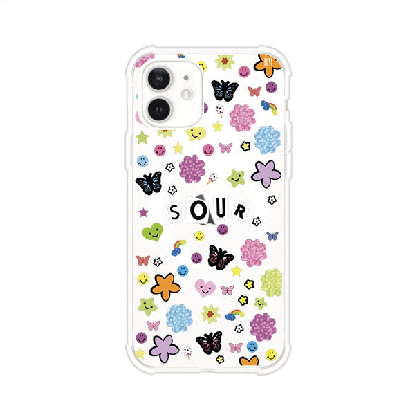 Funda para iPhone inspirada en el álbum Sour de Olivia Rodrigo. Diseño con stickers de mariposas, caritas felices, flores y estrellas. Estilo aesthetic, juvenil y divertido. Producto de Remark Mx