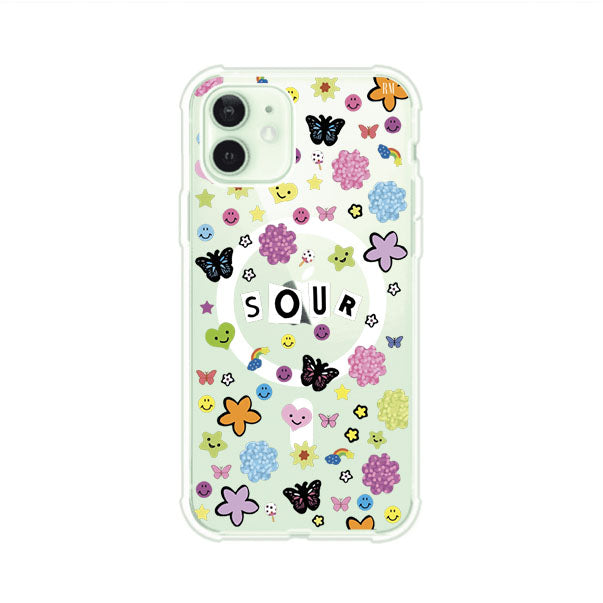 Funda para iPhone inspirada en el álbum Sour de Olivia Rodrigo. Diseño con stickers de mariposas, caritas felices, flores y estrellas. Estilo aesthetic, juvenil y divertido. Producto de Remark Mx
