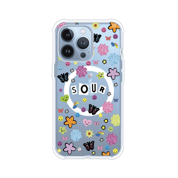 Funda para iPhone inspirada en el álbum Sour de Olivia Rodrigo. Diseño con stickers de mariposas, caritas felices, flores y estrellas. Estilo aesthetic, juvenil y divertido. Producto de Remark Mx