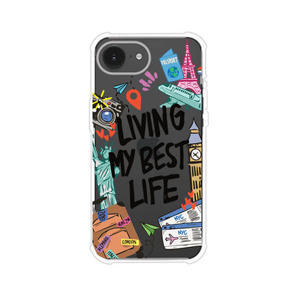 Funda personalizada para iPhone con frase 'Living My Best Life' y diseño de elementos viajeros como maletas, torre Eiffel, Big Ben y boletos de avión; producto de Remark MX