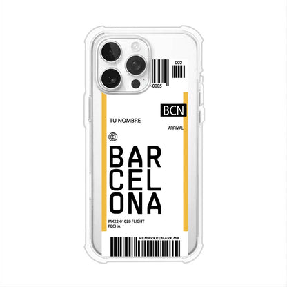 Funda personalizada estilo pase de abordar con diseño de Barcelona y código BCN, personalizable con nombre y datos de vuelo; producto de Remark MX para iPhone