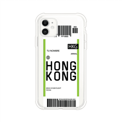 Funda personalizada estilo pase de abordar con diseño de Hong Kong y código HKG, personalizable con nombre y datos de vuelo; producto de Remark MX para iPhone