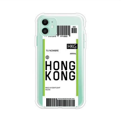 Funda personalizada estilo pase de abordar con diseño de Hong Kong y código HKG, personalizable con nombre y datos de vuelo; producto de Remark MX para iPhone