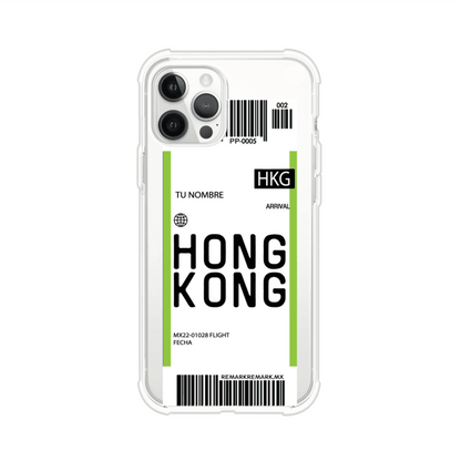 Funda personalizada estilo pase de abordar con diseño de Hong Kong y código HKG, personalizable con nombre y datos de vuelo; producto de Remark MX para iPhone