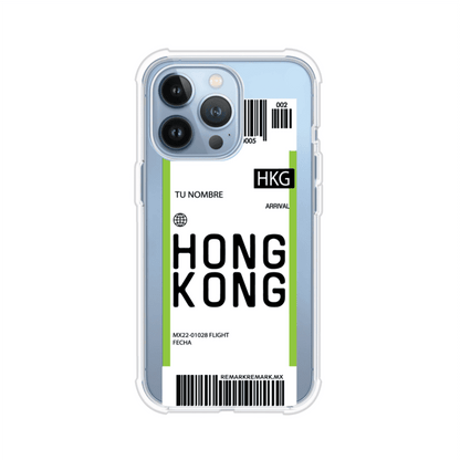 Funda personalizada estilo pase de abordar con diseño de Hong Kong y código HKG, personalizable con nombre y datos de vuelo; producto de Remark MX para iPhone
