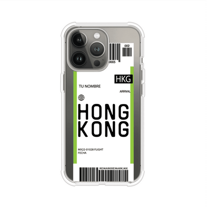 Funda personalizada estilo pase de abordar con diseño de Hong Kong y código HKG, personalizable con nombre y datos de vuelo; producto de Remark MX para iPhone