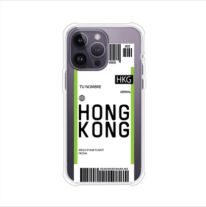 Funda personalizada estilo pase de abordar con diseño de Hong Kong y código HKG, personalizable con nombre y datos de vuelo; producto de Remark MX para iPhone