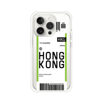 Funda personalizada estilo pase de abordar con diseño de Hong Kong y código HKG, personalizable con nombre y datos de vuelo; producto de Remark MX para iPhone