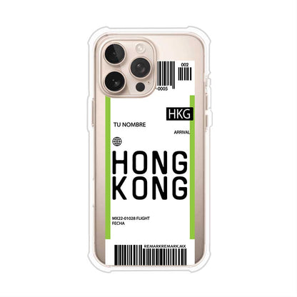Funda personalizada estilo pase de abordar con diseño de Hong Kong y código HKG, personalizable con nombre y datos de vuelo; producto de Remark MX para iPhone